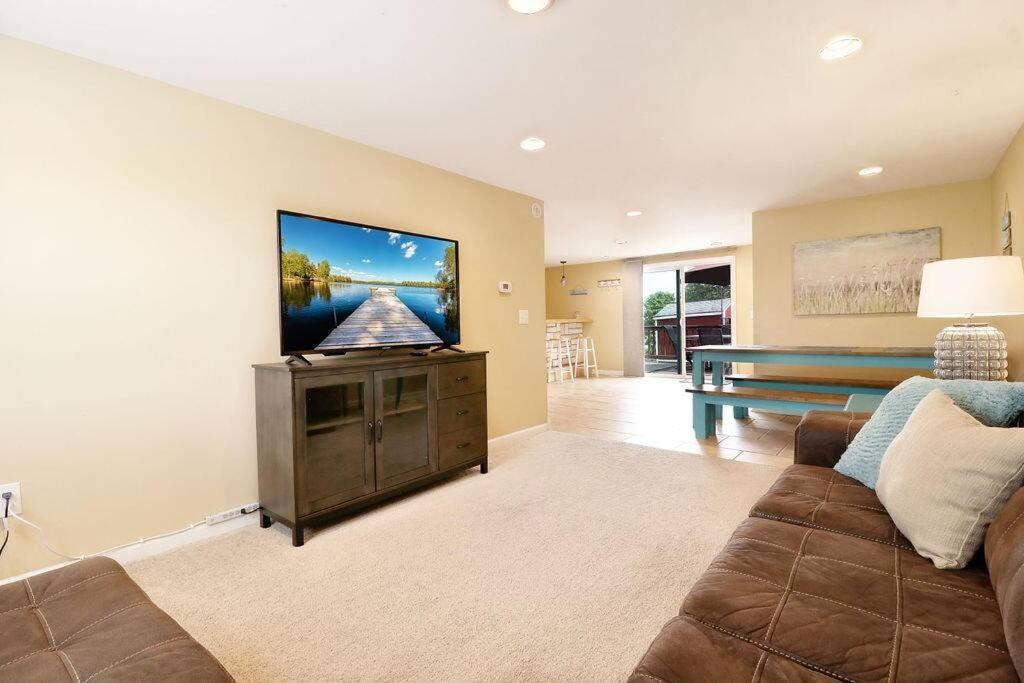 Chain O Lakes Nautical 4Bed 3Bath Waterfront With Bonus Room, Large Deck And Hot Tub Fox Lake Exterior foto